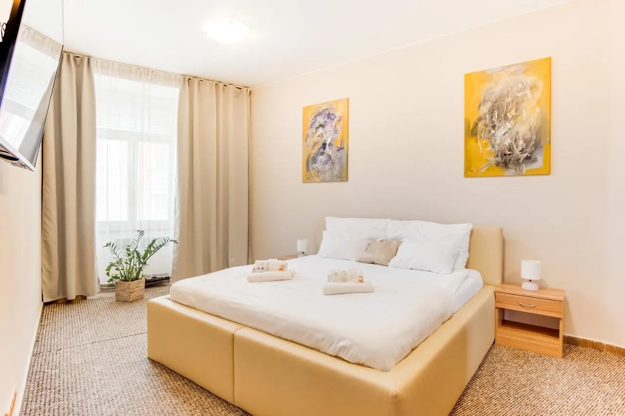 Euro Apartments Krenova 75 ברנו 0*,  צ'כיה