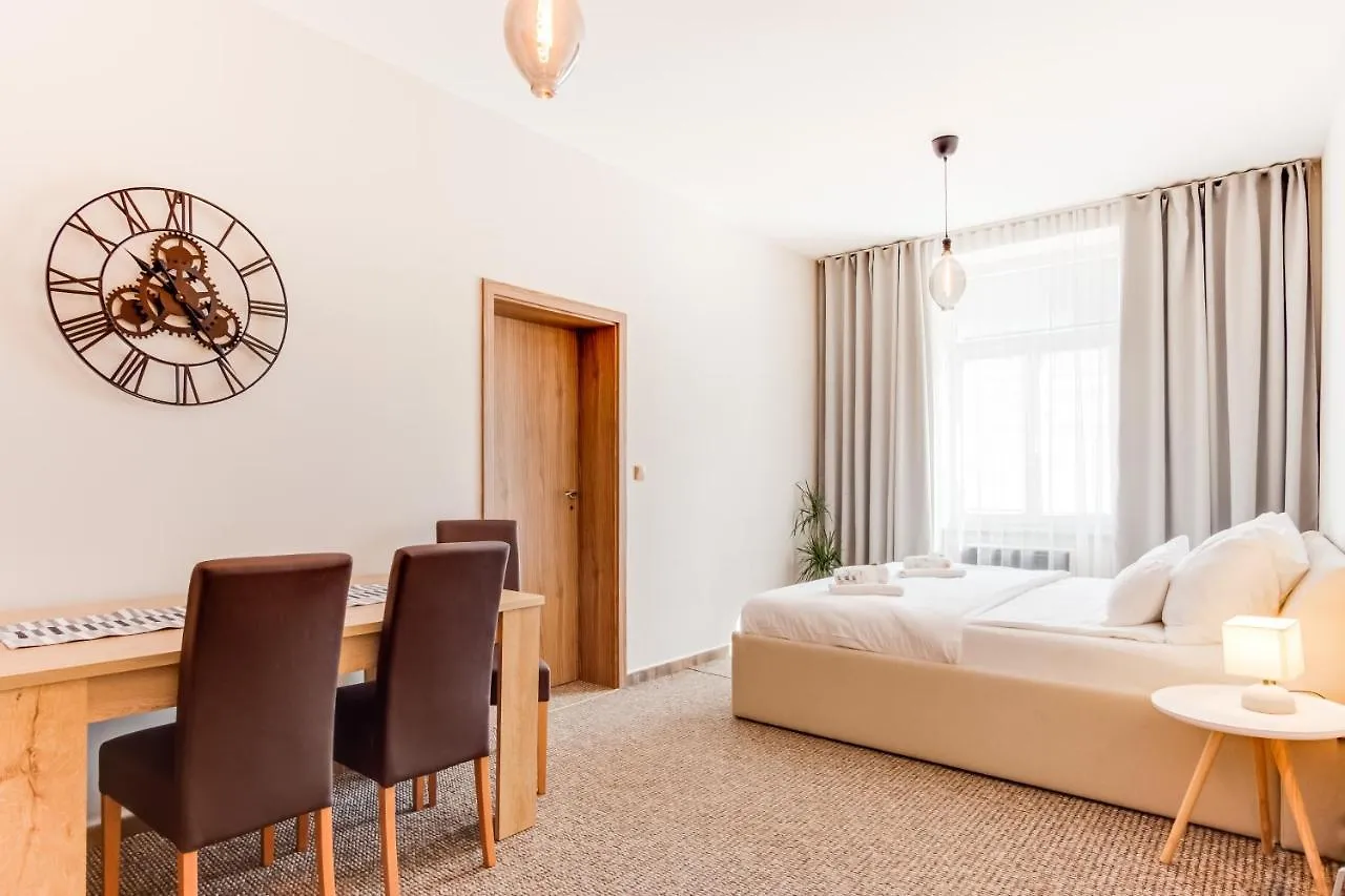 Euro Apartments Krenova 75 ברנו 0*,